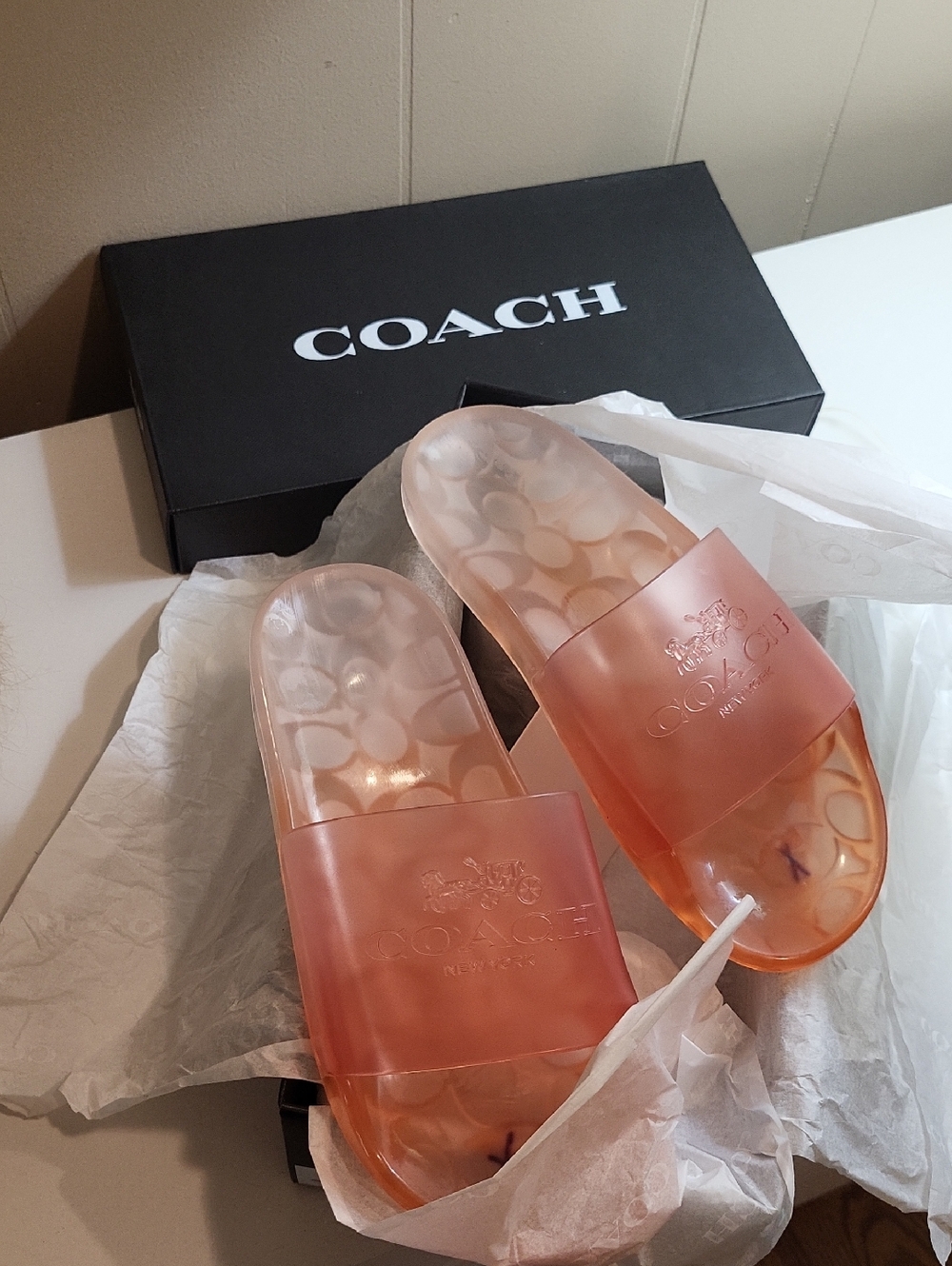 COACH Logo Slide Sandals in Translucent Peach, Size 6 - Picture 4 of 4